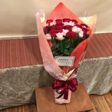 結婚５０年のお祝いにバラの花束を・・・｜「フローリスト飾り屋」　（鹿児島県鹿児島市の花キューピット加盟店 花屋）のブログ