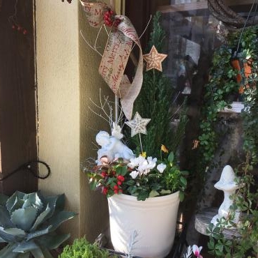 お祝いに花束、アレンジメント　おすすめですよ。｜「フローリスト飾り屋」　（鹿児島県鹿児島市の花キューピット加盟店 花屋）のブログ