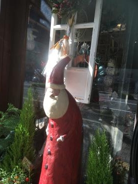サンタ、　ツリー、リース・・・クリスマスやってきますよ♪｜「フローリスト飾り屋」　（鹿児島県鹿児島市の花キューピット加盟店 花屋）のブログ