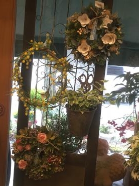 幸せを運ぶ花たち、リース・・・｜「フローリスト飾り屋」　（鹿児島県鹿児島市の花キューピット加盟店 花屋）のブログ