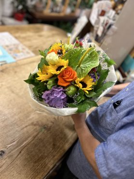 元気な色合いや優しい香り・・・｜「フローリスト飾り屋」　（鹿児島県鹿児島市の花キューピット加盟店 花屋）のブログ