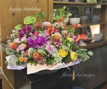 お誕生日おめでとうございます｜「フローリスト飾り屋」　（鹿児島県鹿児島市の花キューピット加盟店 花屋）のブログ